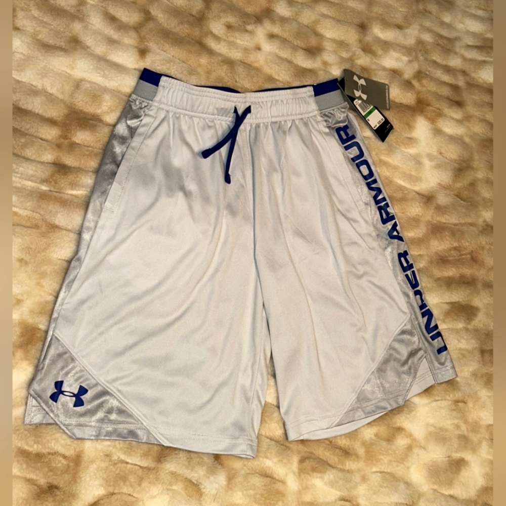 *NWT* Grey Under Armour Athletic Shorts. Size Boys Large.